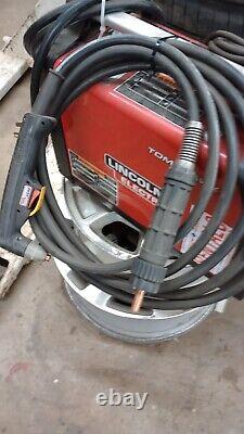 LINCOLN ELECTRIC TOMAHAWK 625 HANDHELD PLASMA CUTTER With LC40 PLASMA TORCH